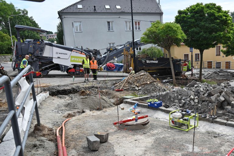 Přestavba křižovatky v půlce července