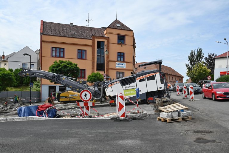 Přestavba křižovatky v půlce července
