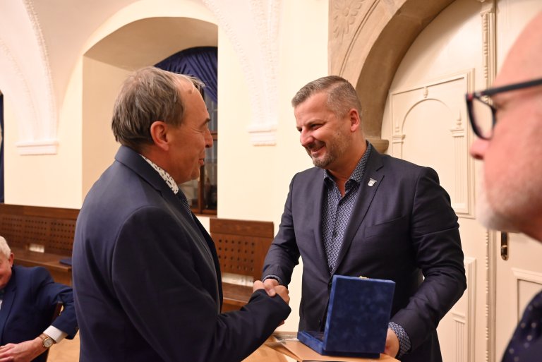 Ocenění přebírá R. Hlavinka