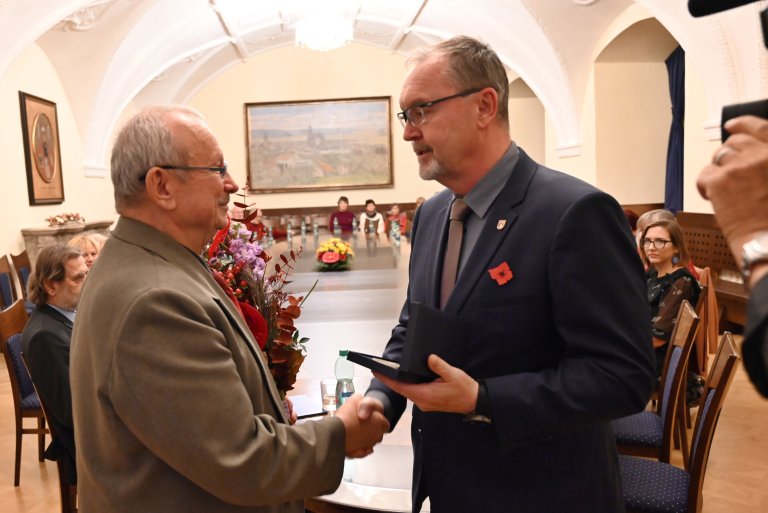 Libor Beneš přebírá Cenu města