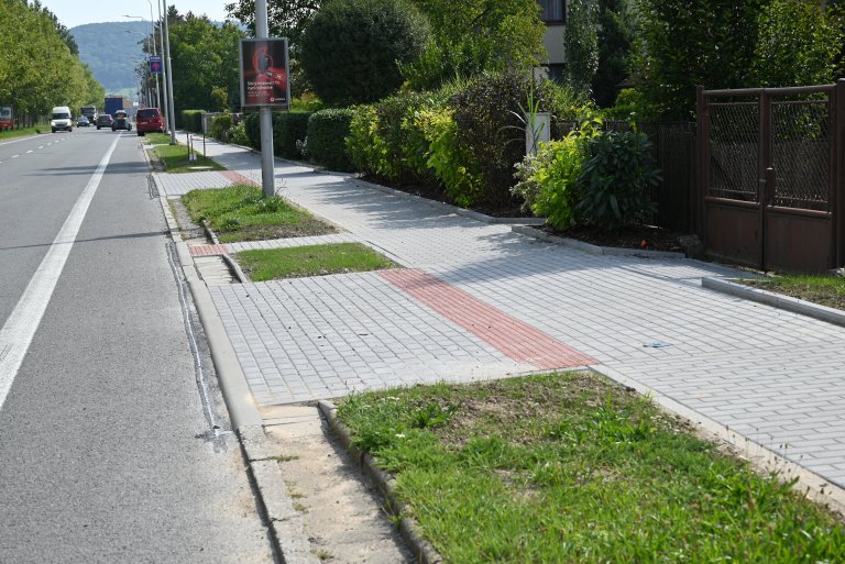 Opravený chodník na tř. ČSA