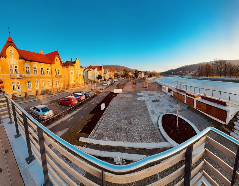 Revitalizace nábřeží v Kropáčově ulici