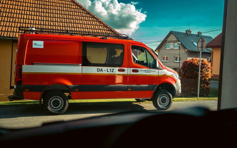 Novým vozidlem se mohou chlubit  (nejen) hasiči ve Valšovicích