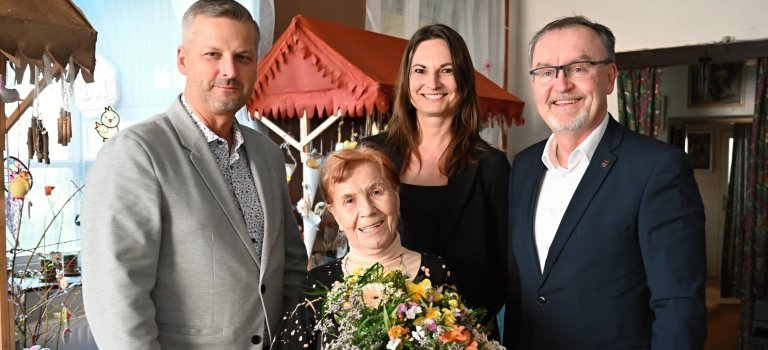 Galeristka A. Musilová oslavila 93 let