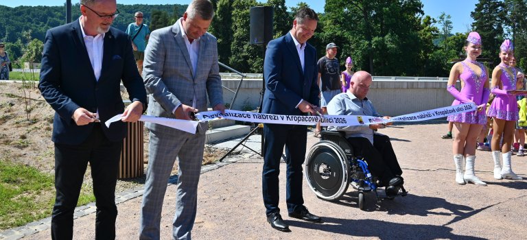 Nábřeží v Kropáčově ulici bylo slavnostně předáno veřejnosti