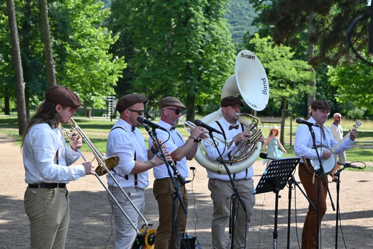 Street band Dixie Five