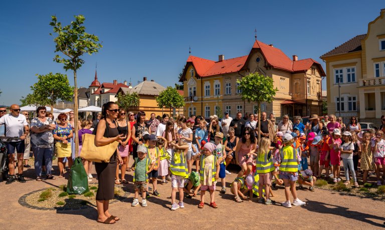 Otevírání nábřeží Kropáčova