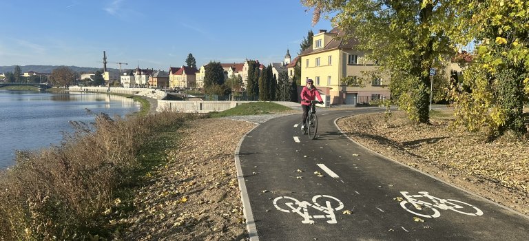 Cyklostezka Bečva u Kropáčovy ulice je hotova