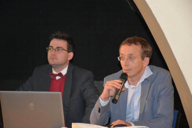 I. Lesák a M. Kuchta odpovídali v diskusi