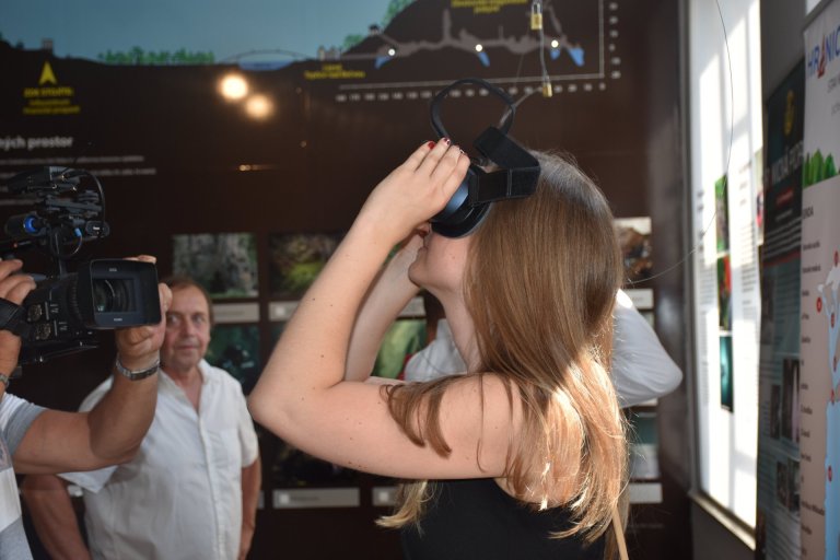 Brýle pro zobrazení virtuální reality