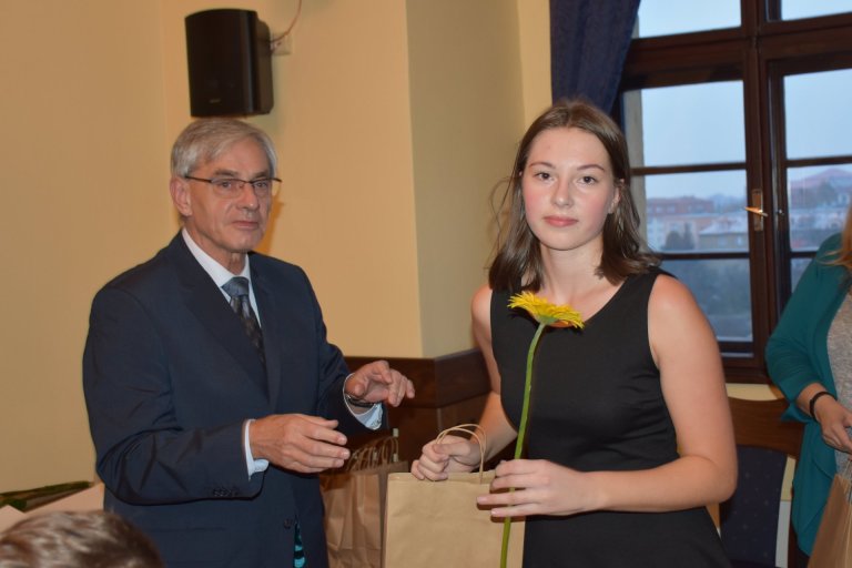Oceněným poděkoval 1. místostarosta města PhDr. V. Juračka