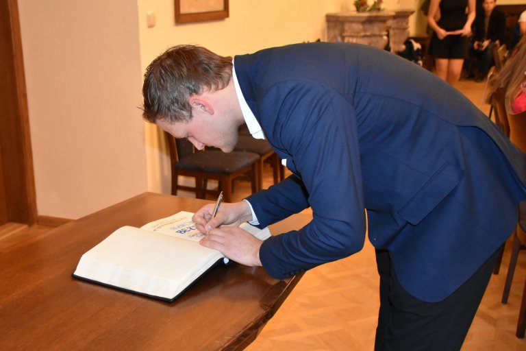 Zápis do Zlaté knihy města
