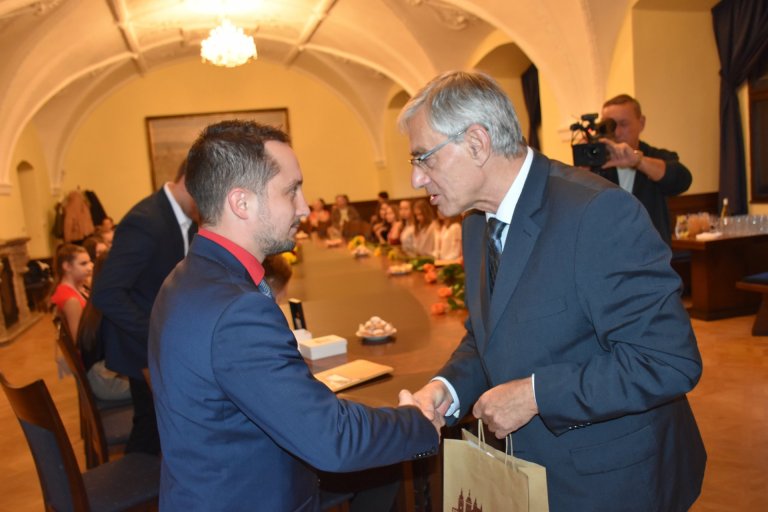 Oceněným poděkoval 1. místostarosta města PhDr. V. Juračka