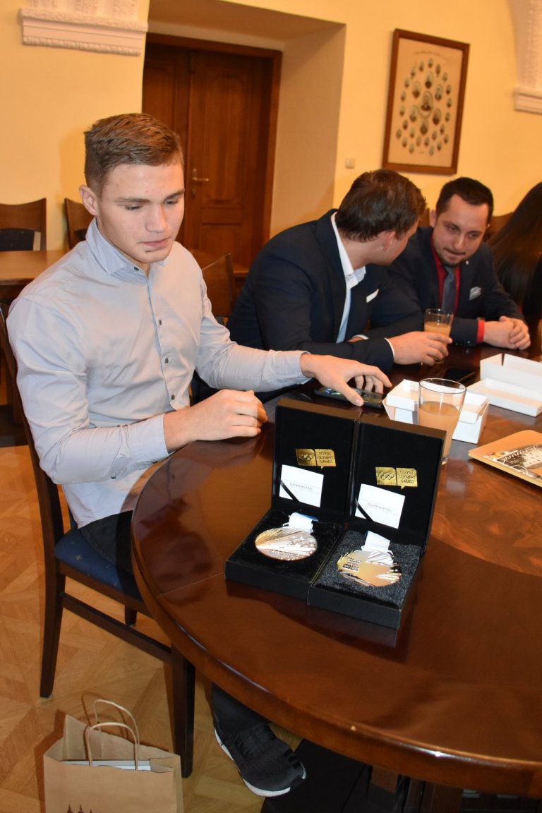 M. Bezděk a jeho olympijské medaile