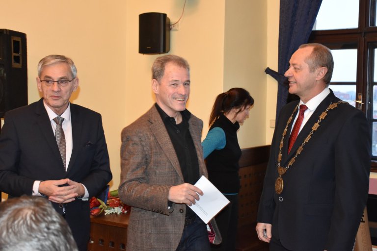 Zleva místostarosta Vladimír Juračka, Milan Hein a starosta Jiří Kudláček