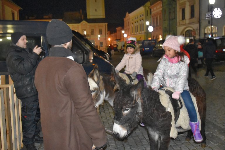 Děti se mohly projet na oslících