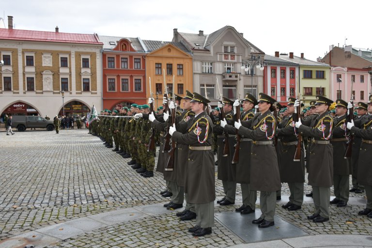 Nástup na Masarykově náměstí