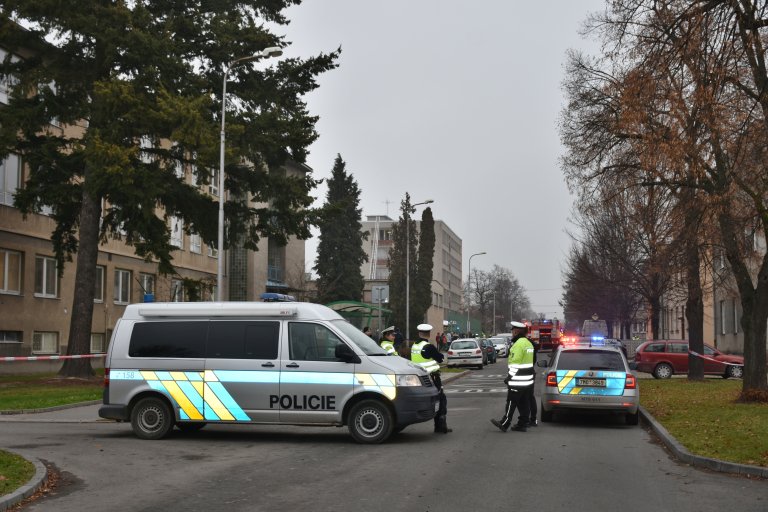 Uzavírku ulice zajistila policie