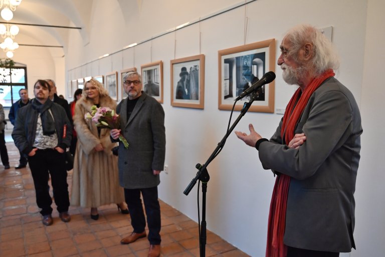 Autora představil známý fotograf Jindřich Štreit